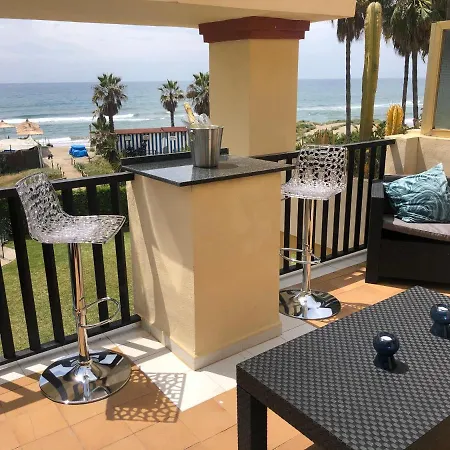 Beachfront - Sea Views - Apartment *