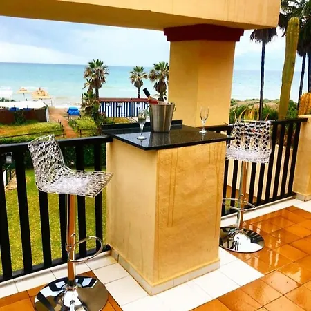 Beachfront - Sea Views - Apartment *