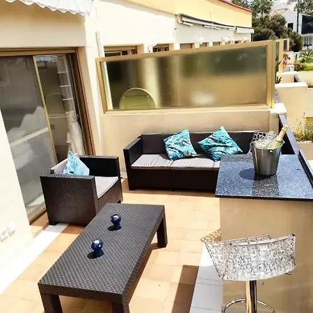 Apartment Beachfront - Sea Views - *
