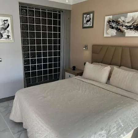 Beachfront - Sea Views - Apartment Marbella