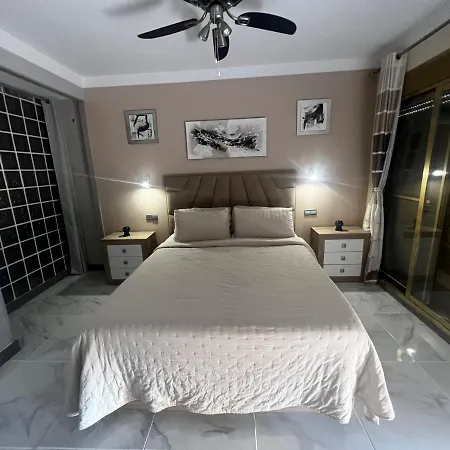 Apartment Beachfront - Sea Views - *